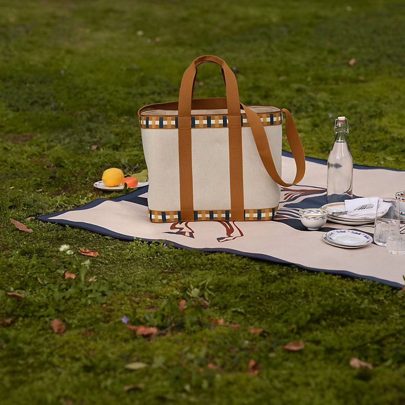 ピクニックマット 《馬着》 - ブルー | Hermès - エルメス-公式サイト